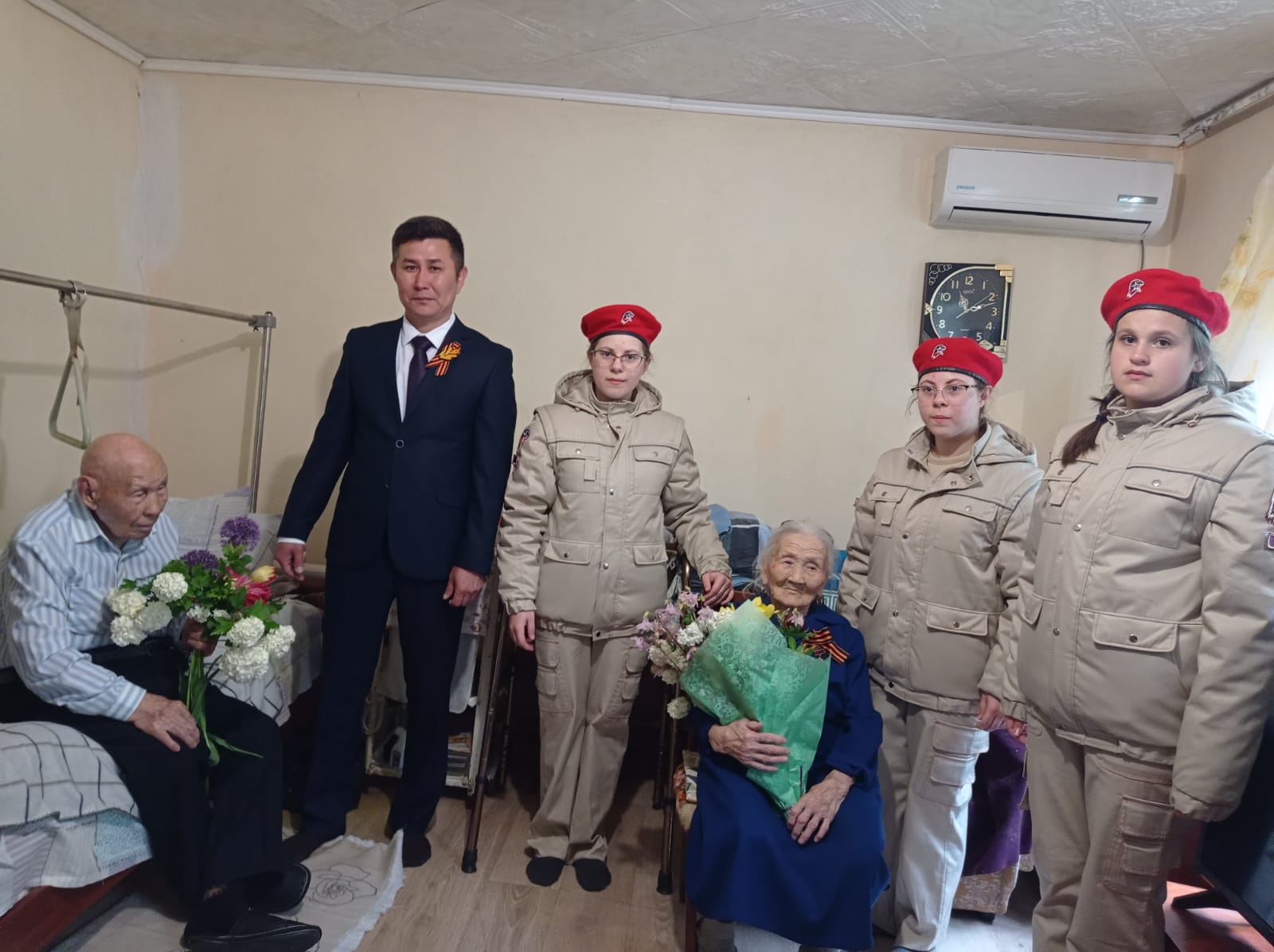 Поздравление ветерана ВОВ.